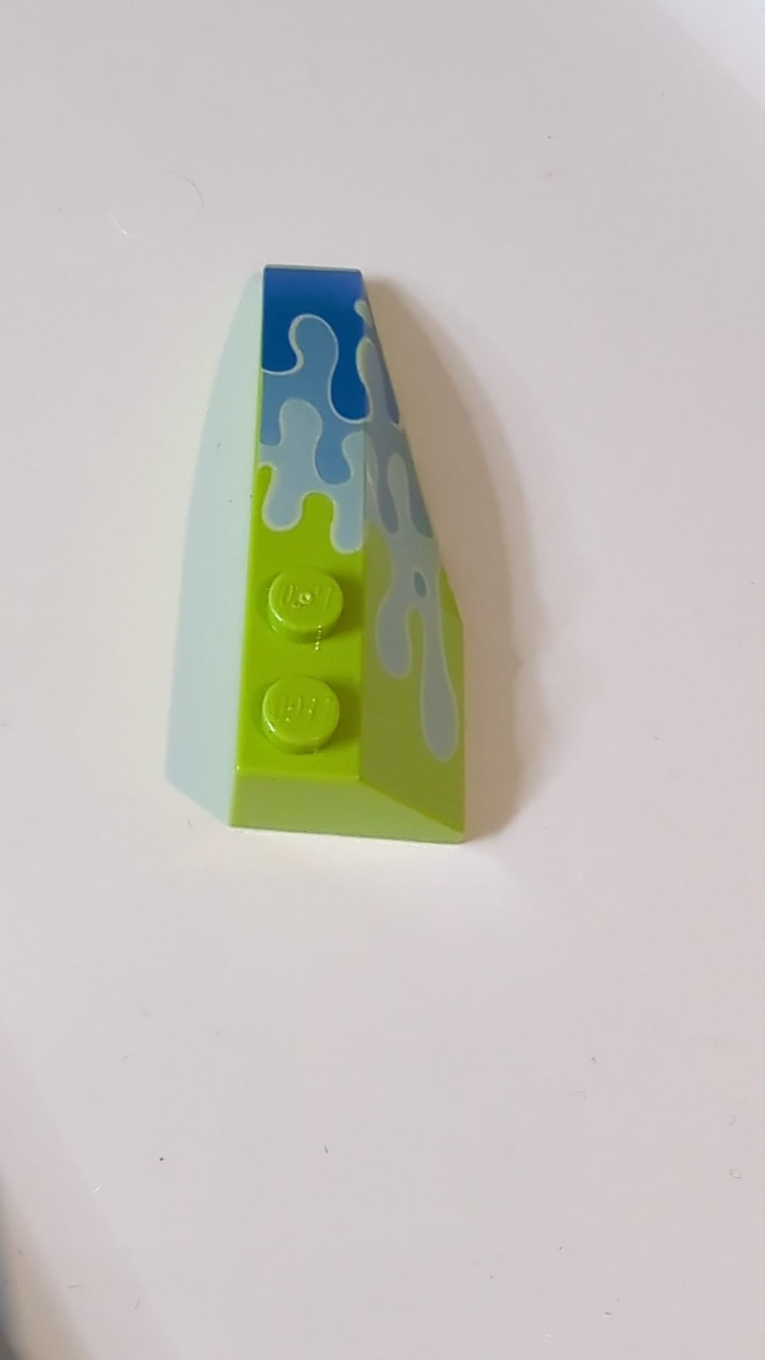 6x2 Keil Rechts mit blauem Wasserspritzmuster lindgrün