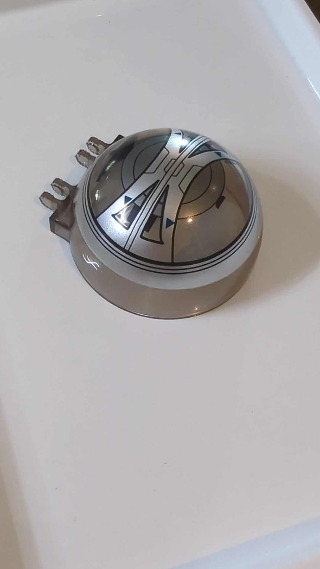 6x6x3 Windschutzscheibe Kabinendachkuppel, Halbkugel mit zwei Fingern, mit SW-Droiden-Tri-Fighter-Muster in Dunkelblau mit kleinen Dreiecken transparent braun (alt: schwarz)