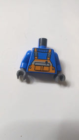 Oranger Overall mit Stift in der Tasche und reflektierendem Streifenmuster am Hemd / blaue Arme / dunkelblaugraue Hände blau