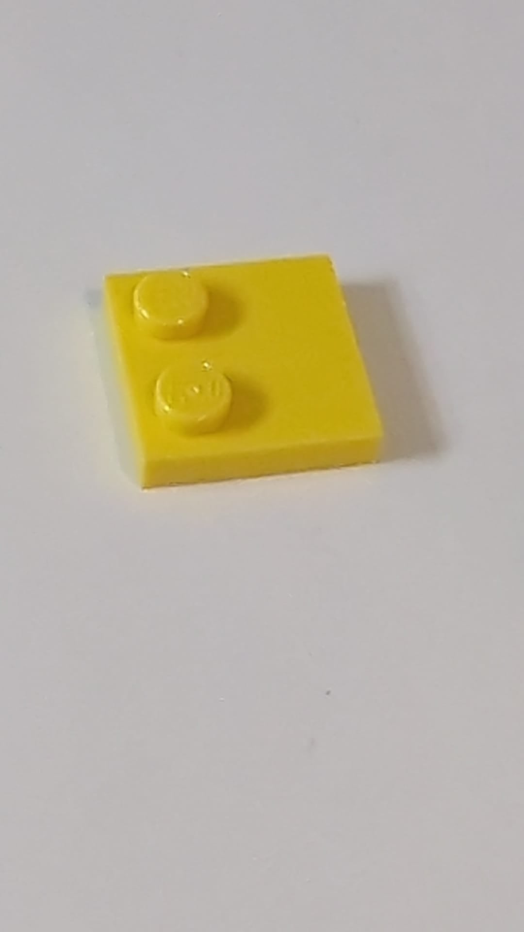 2x2 Fliese modifiziert mit Noppen am Rand gelb