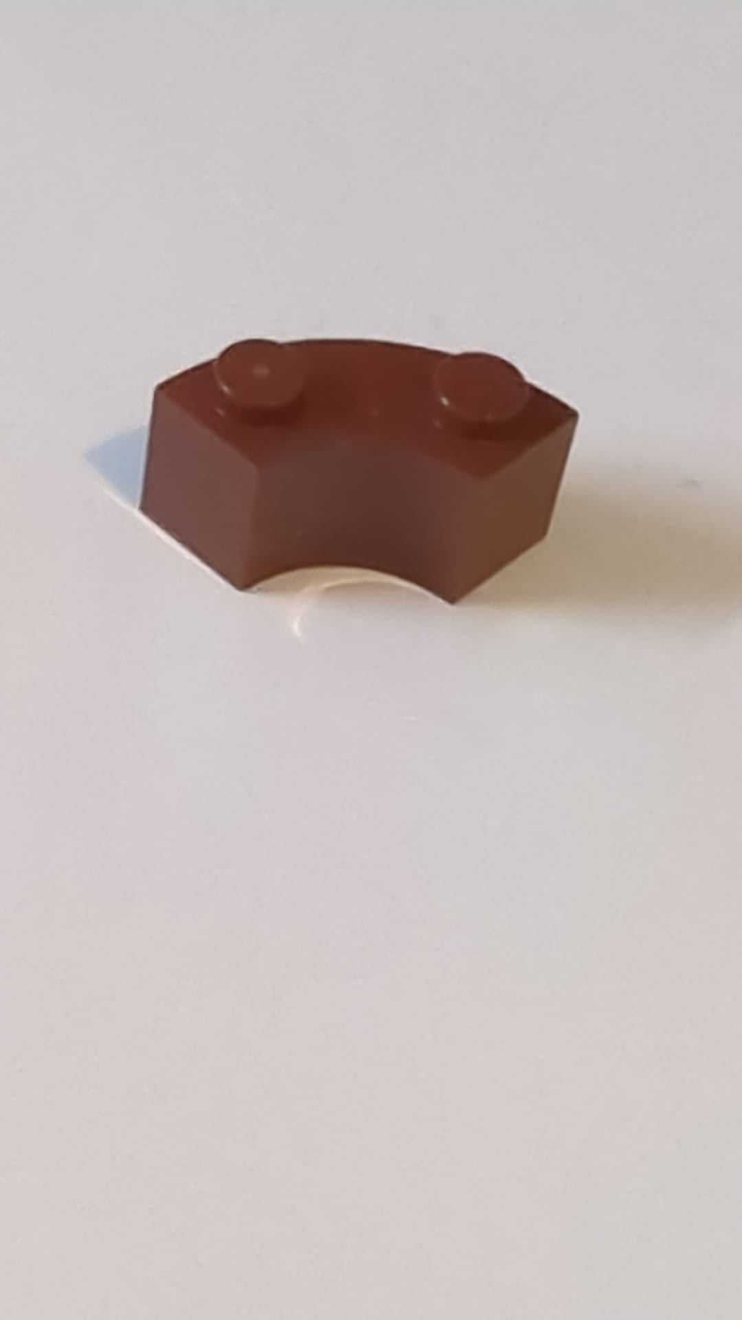 2x2 Stein abgerundete Ecken, Makkaroni mit Noppenkerbe und verstärkter Unterseite neubraun