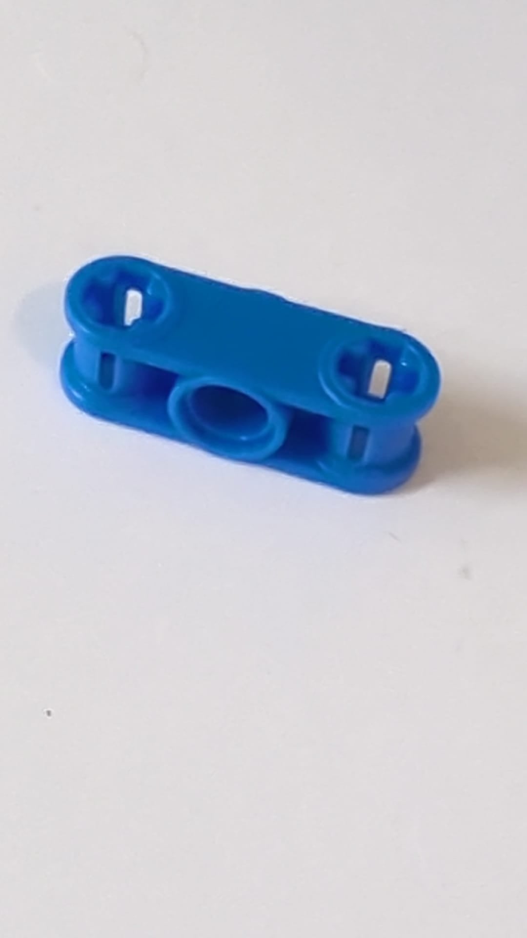 Technic, Achsen- und Stiftverbinder, senkrecht, 3L, mit Mittelstiftbohrung blau