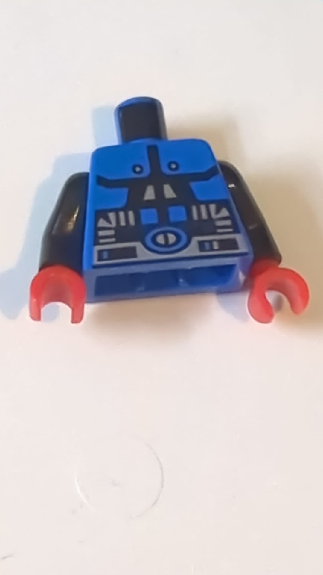 Torso Space Spyrius Muster / Schwarze Arme / Rote Hände blau