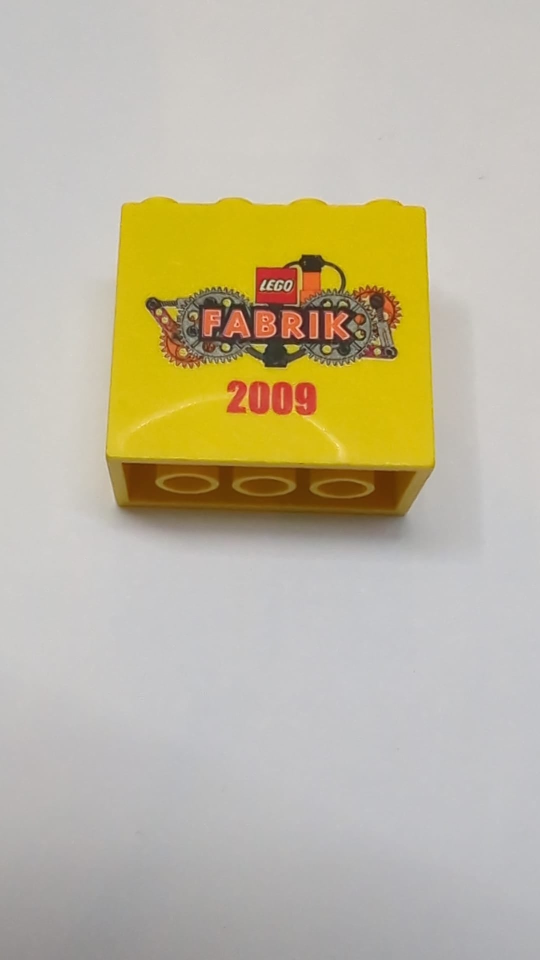 2x4x3 Stein mit LEGO Fabrik 2009 Muster gelb