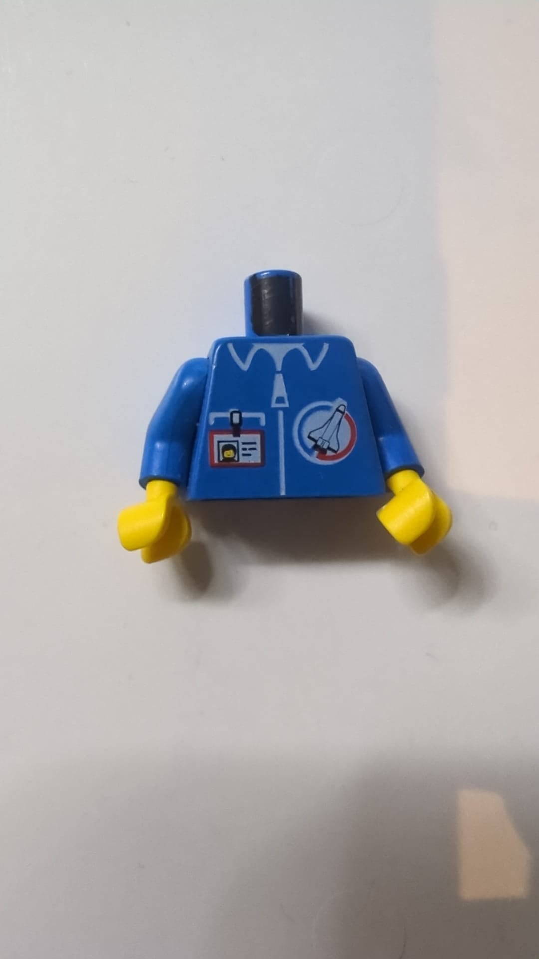Torso Launch Command Logo, Reißverschluss- und Ausweismuster / Blaue Arme / Gelbe Hände blau