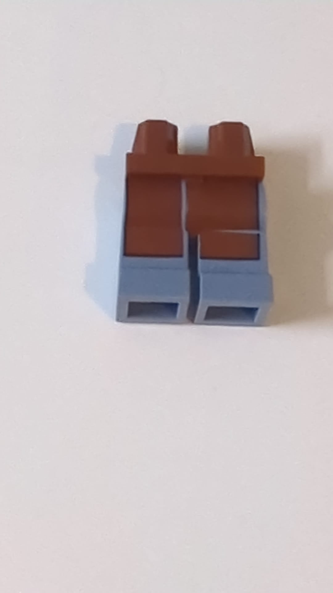 NEU Hüften und sandblaue Beine mit rotbrauner Schürze und geradem Unterteil neubraun