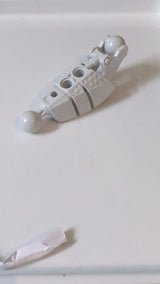 Bionicle Piraka Beinunterteil mit 2 Kugelgelenken helles neuhellgrau