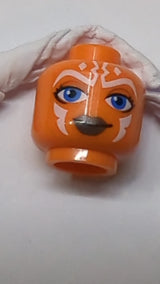 NEU Minifigur, doppelseitiger Alienkopf mit Star Wars Ahsoka, blauen Augen, lächelndem/wütendem Gesichtsausdruck orange