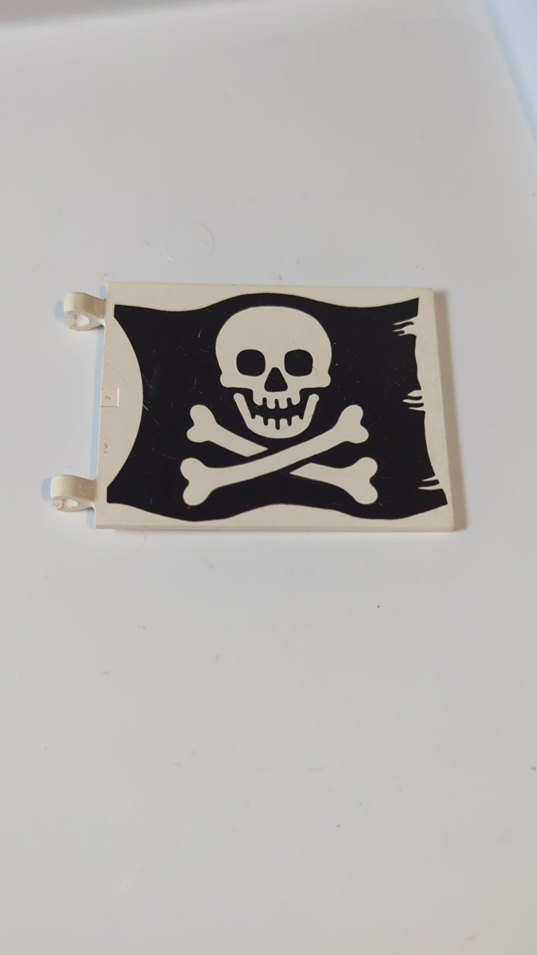 6x5 Flagge mit flachem Totenkopf- und Knochenmuster „Jolly Roger“ auf beiden Seiten weiß