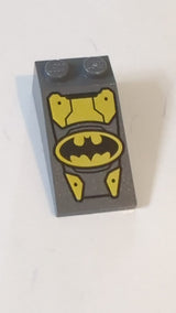 4x2 Schrägstein 18 mit ovalem Batman-Logo und gelbem Panzerplattenmuster neudunkelgrau