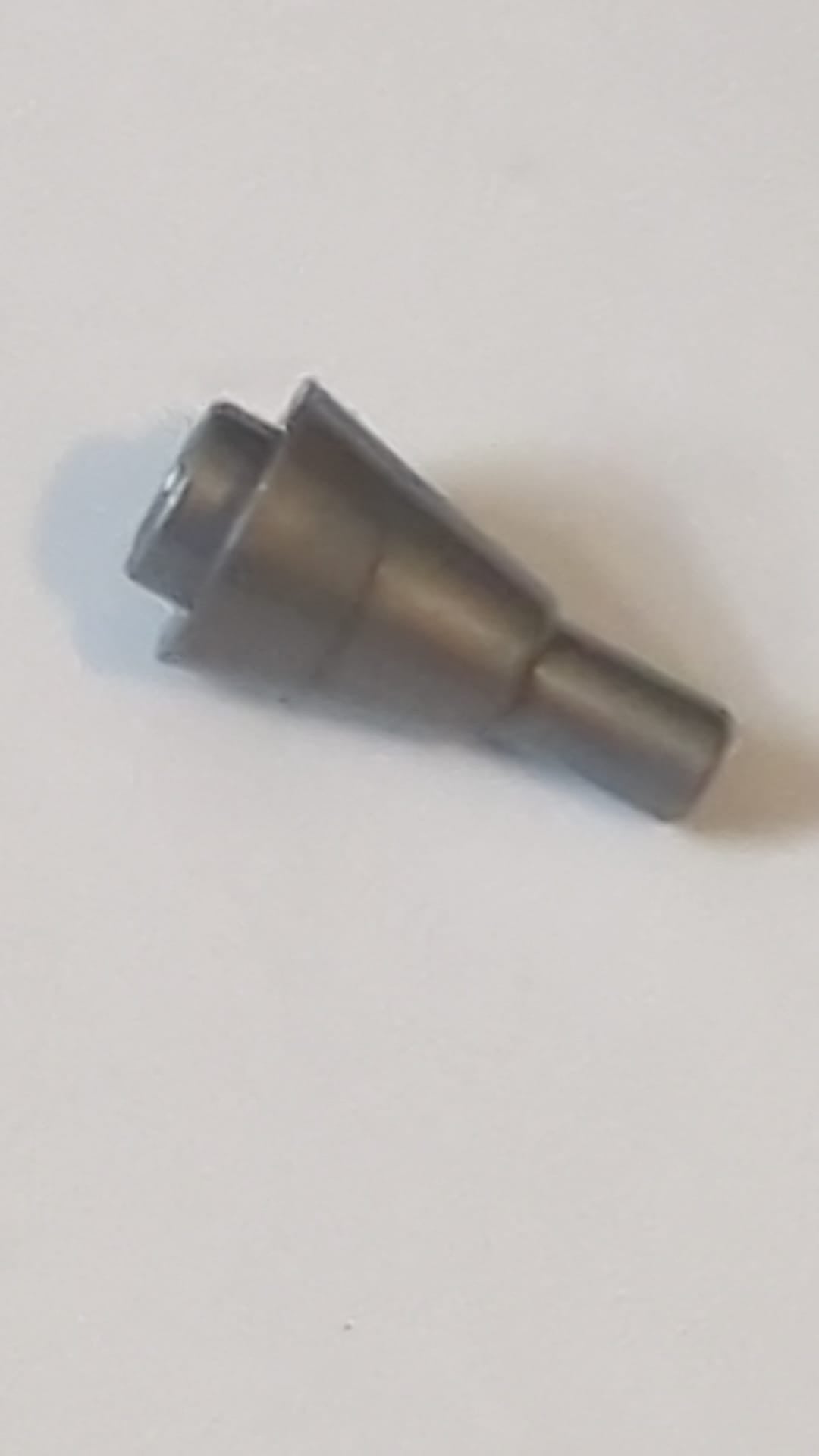 1x1 Kegel umgedreht mit Stange dunkles pearlsilber