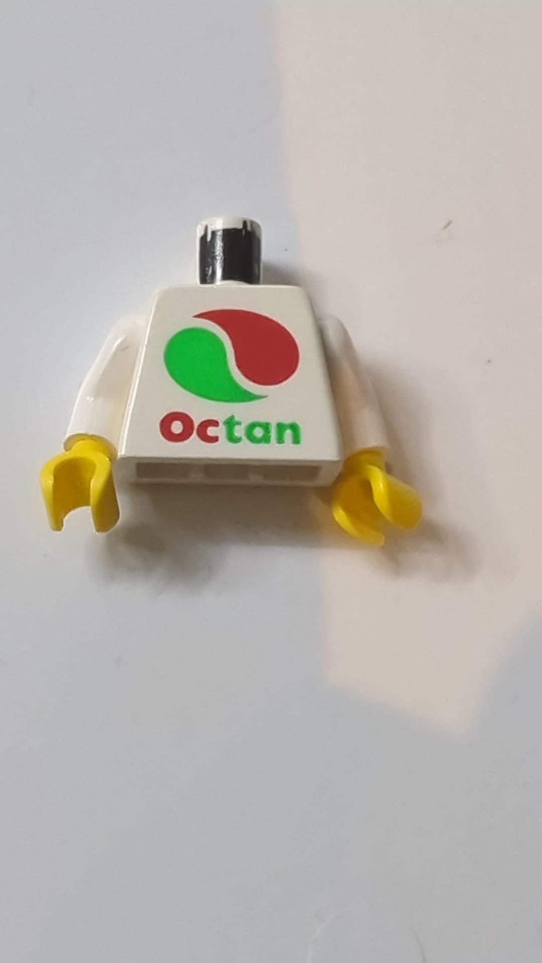 Torso mit Octan-Logo-Muster / Weiße Arme / Gelbe Hände weiß