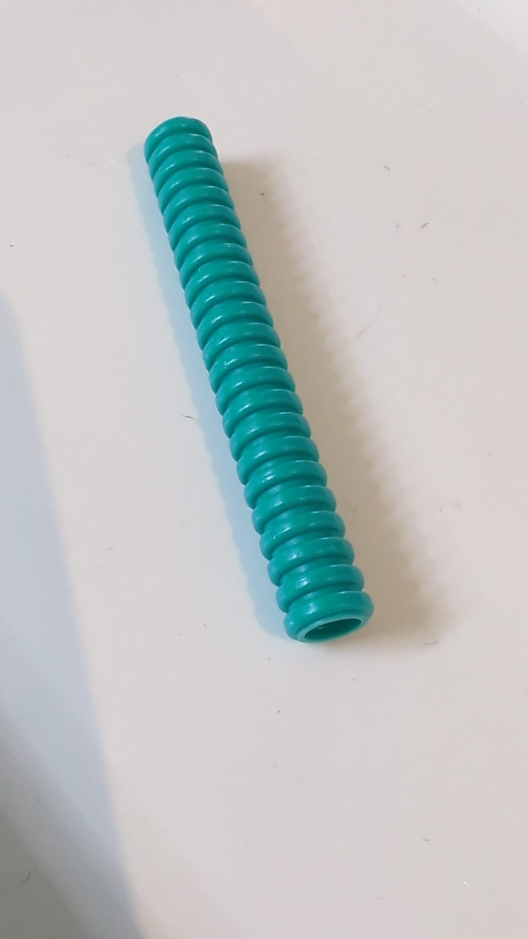 Schlauch, gerippt, 7 mm Durchmesser, 8 l / 6,4 cm türkis