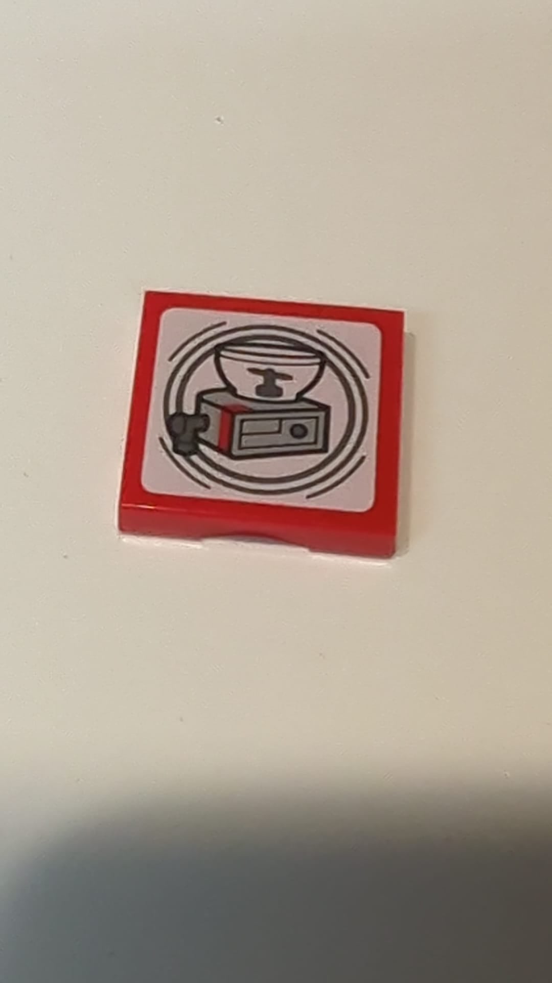 NEU 2 x 2 SMART Tag-Fliese  mit Pokémon-Getränkespender-Motiv rot