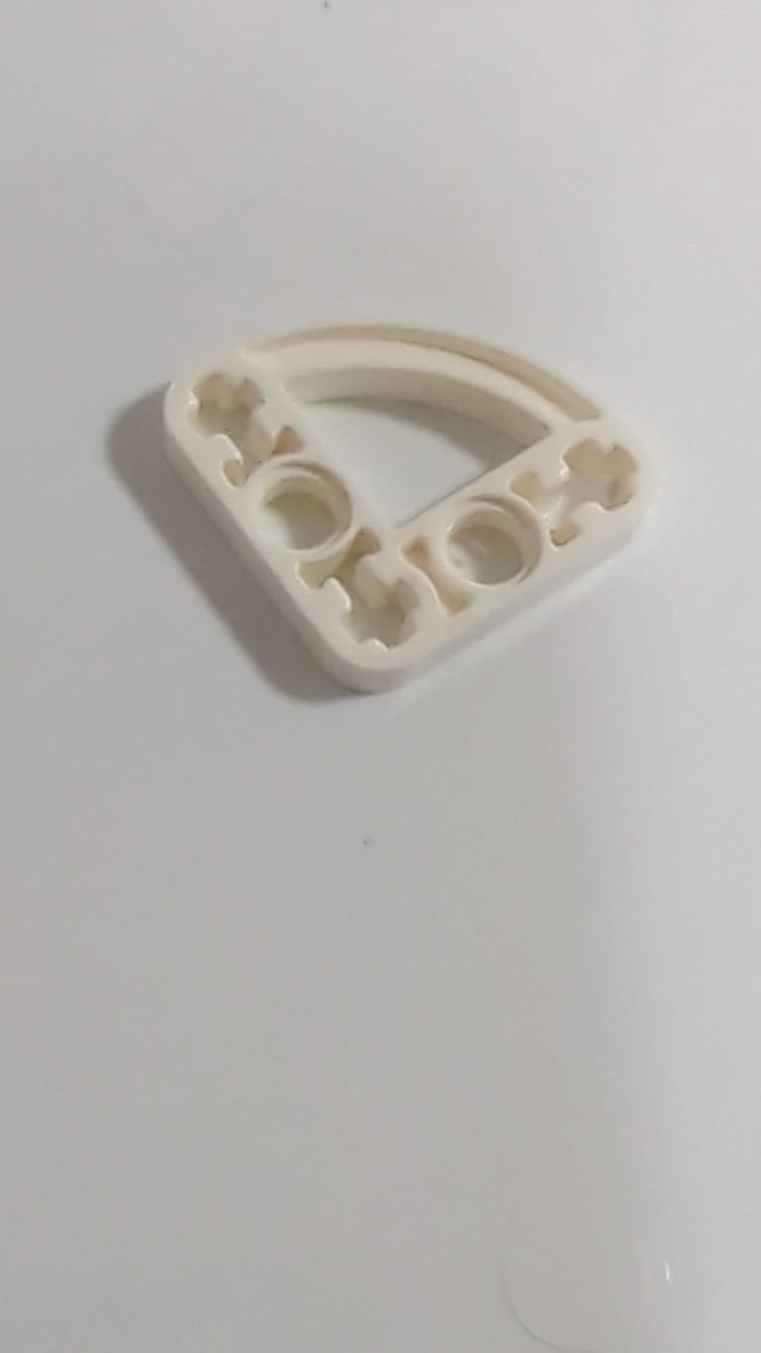 3x3 Liftarm L-Form mit viertel Ellipse flach weiß