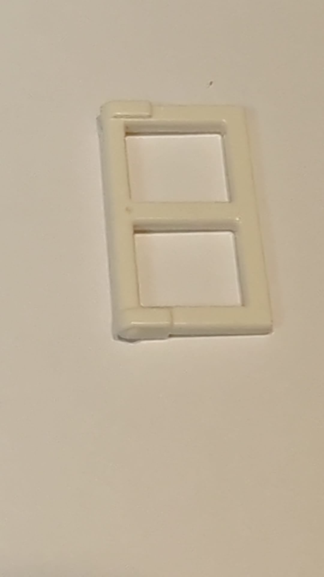 1x2x3 Fensterflügel mit Strebe und dicken Enden weiß