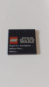 4x4 Fliese, modifiziert mit Noppen an der Kante mit LEGO Star Wars Logo, „Royal N-1 Starfighter“, „Naboo Pilot“ und „Naboo“-Muster schwarz
