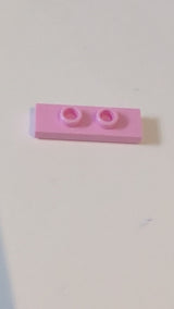 1x3 Platte, modifiziert mit 2 Bolzen „Doppelbrücke“ rosa