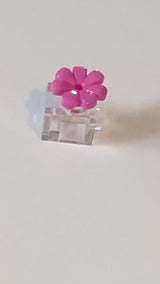 Blume mit Steg und kleinem Stiftloch knallpink