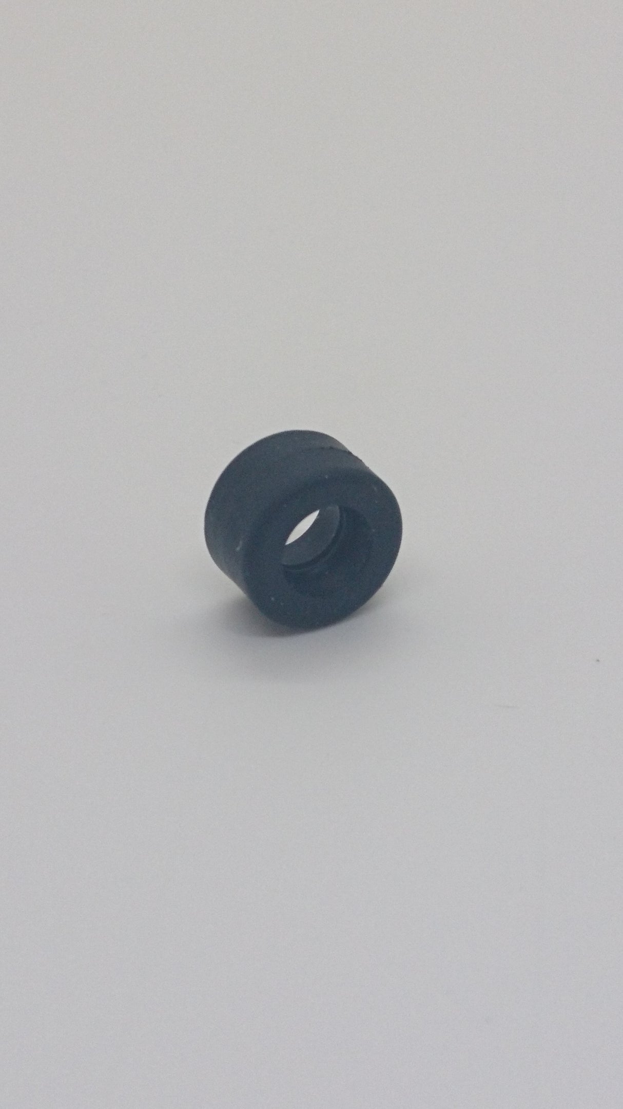 NEU Reifen 14mm D. x 9mm glatter, schmaler Slick schwarz