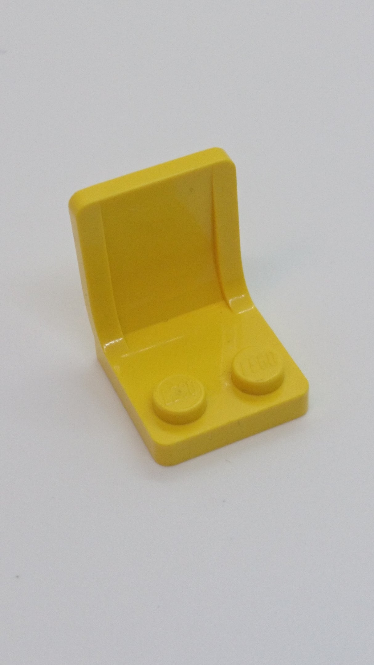 NEU Minifigur, Utensil Sitz / Stuhl 2 x 2 gelb