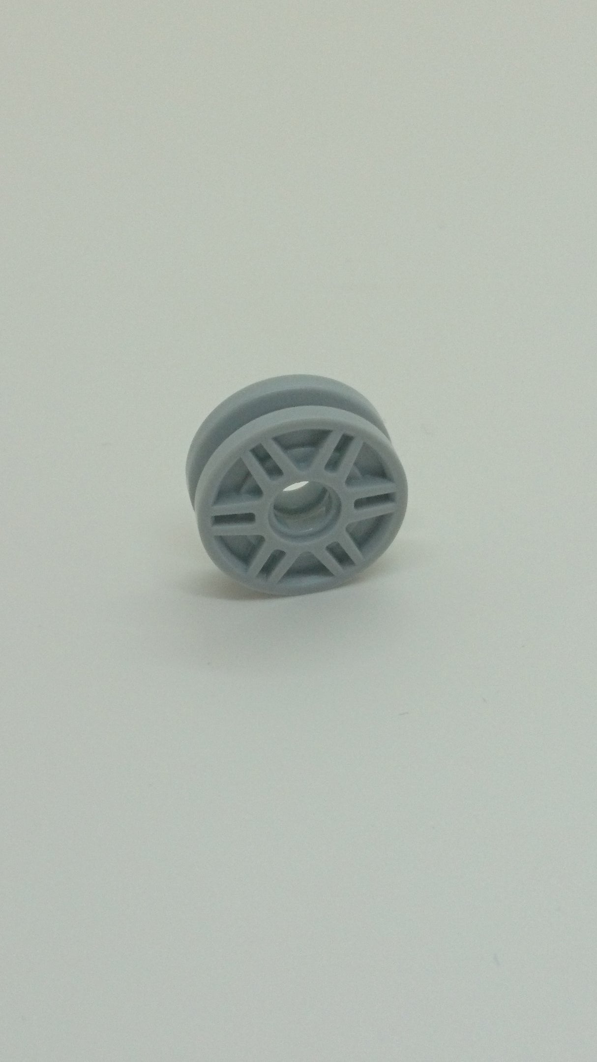 NEU Felge 18mm D x 8mm mit Pinloch und Innenring Fake Speichen neuhellgrau