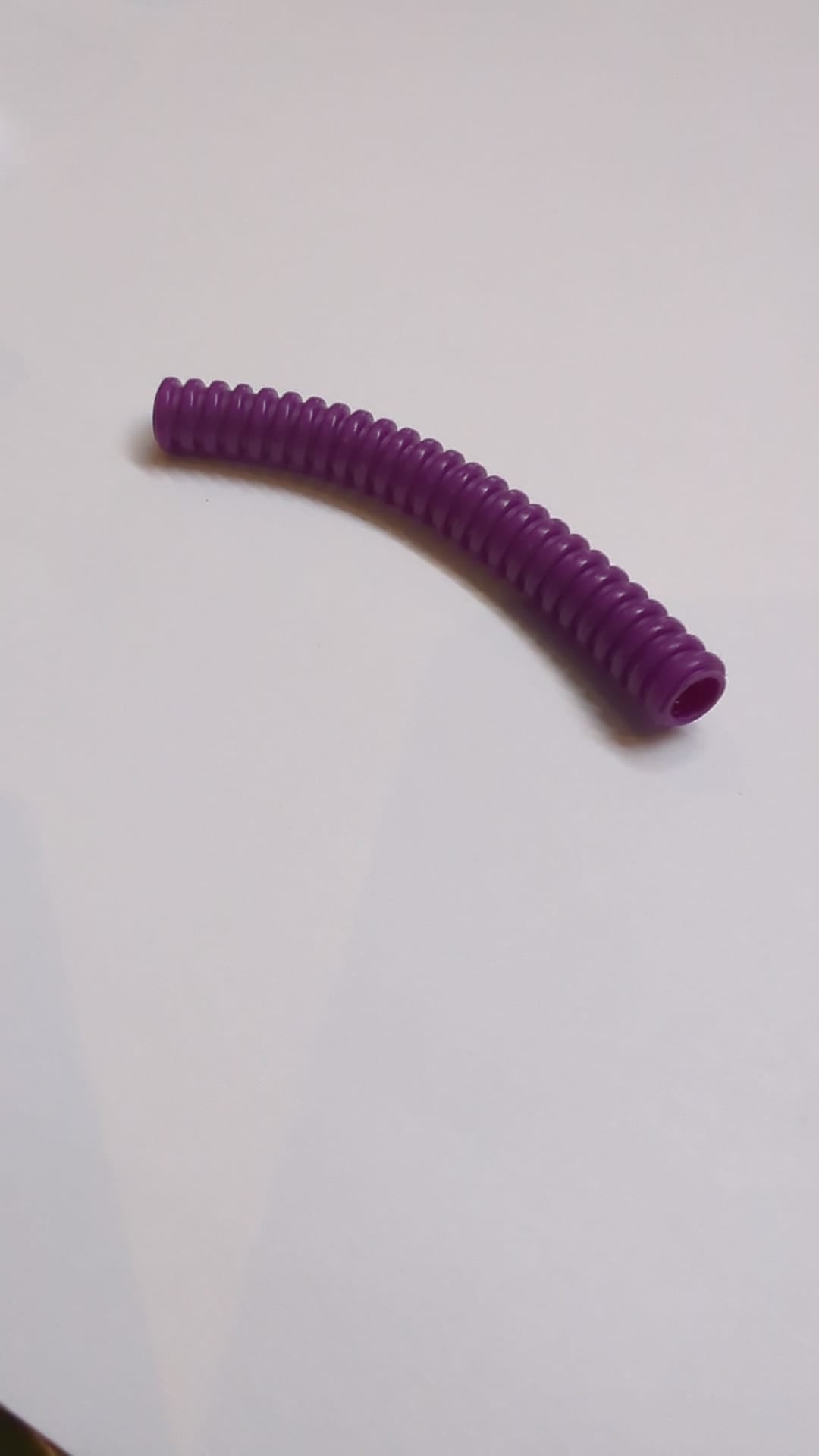 Schlauch geriffelt 8L mit 7mm Durchm. 6,4cm purple