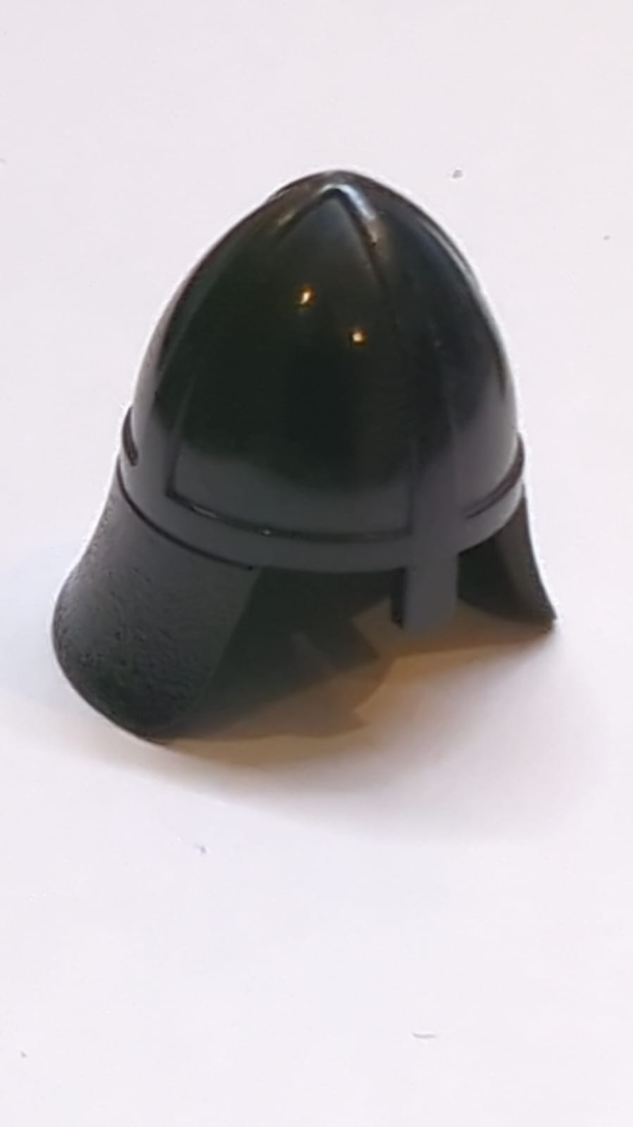 Kopfbedeckung Helm Schloss Nasalhelm mit geneigtem Nackenschutz schwarz