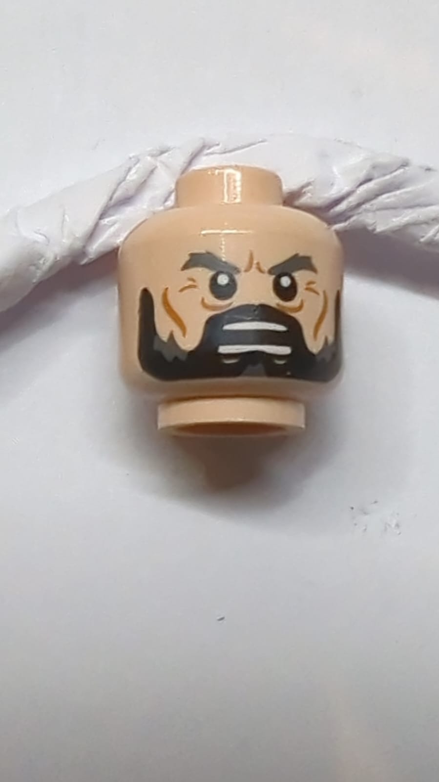 Kopf Doppelseitiges LotR Dunkelblau-Graue Augenbrauen, Schwarzer Bart, Falten, Strenger / Offener Mund mit Zahn-Muster nougat (hell)