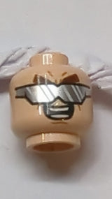 Kopf mit doppelseitigen, dicken braunen Augenbrauen, silberne Sonnenbrille, wütendes geblektes Zähne / offenes Mundlächelmuster (Doc Ock) nougat (hell)