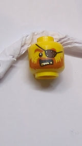 Kopf, Bart dunkelorange, Goldzähne, Augenklappe Muster gelb