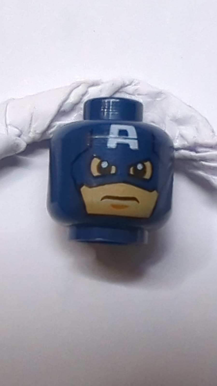 Maskenhaupt für Männer mit Augenlöchern und Buchstabe A auf der Stirn, Kinnriemen, Lächelmuster (Captain America) dunkelblau