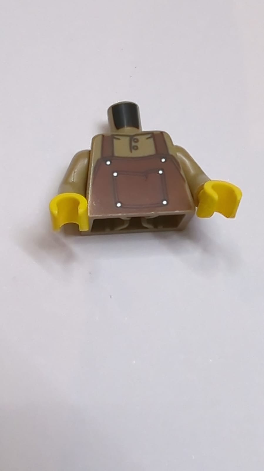 NEU Torso rötlich-braune Schürze mit Tasche über Hemd mit Knopfmuster / dunkelbraune Arme / gelbe Hände