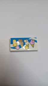 NEU Fliese 2 x 4 mit Menü mit Popsicle, 3 Eistüten und Kreisen mit den Zahlen 1 und 2 auf dunkelblauem Hintergrund mit Wirbelmuster weiß