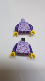 NEU Torso-Pyjama-Pullover mit Muster aus weißen, dunkelvioletten und dunkelrosa Einhornköpfen / dunkelviolette Arme / gelbe Hände