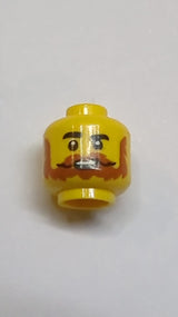 NEU Kopf mit schwarzen Augenbrauen, dunkeloranger Bart und Schnurrbart, offener Mund mit Oberkiefer-Zahnprägung