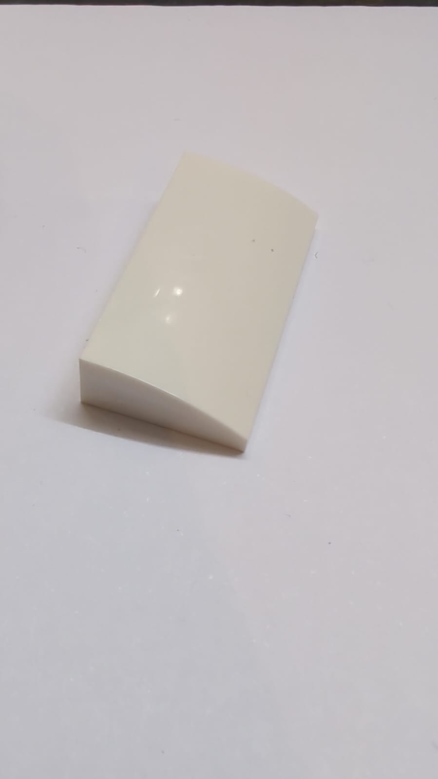 NEU Dachstein gebogen 2 x 4 x 2/3 mit Tubes weiß