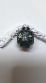 Kopf Alien-Mumie mit gelblich-grünem Gesicht, Bandagen und sandgrünem Lidschattenmuster schwarz