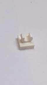 NEU Fliese, modifiziert 1x1 mit offenem O-Clip weiss