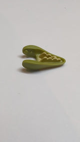 NEU Dinosaurierkiefer unten klein mit beige Zähnen Muster olivgrün