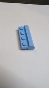 NEU Schräge, gebogen 2 x 4 mit 4 versenkten Noppen hellblau