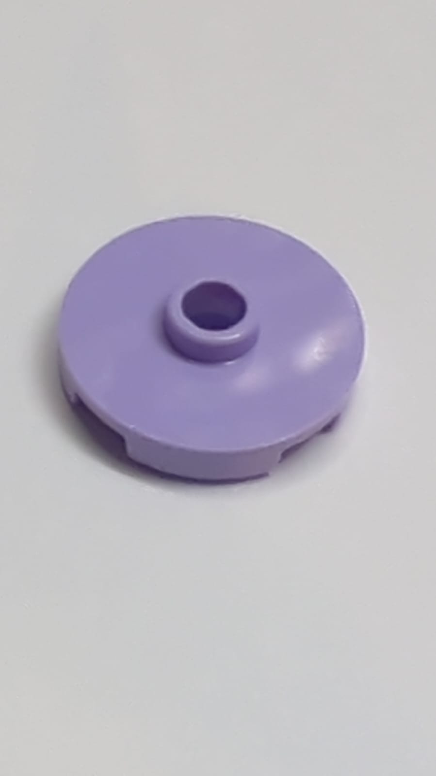 NEU Fliese, rund 2 x 2 mit offener Noppe lavendel (hell)