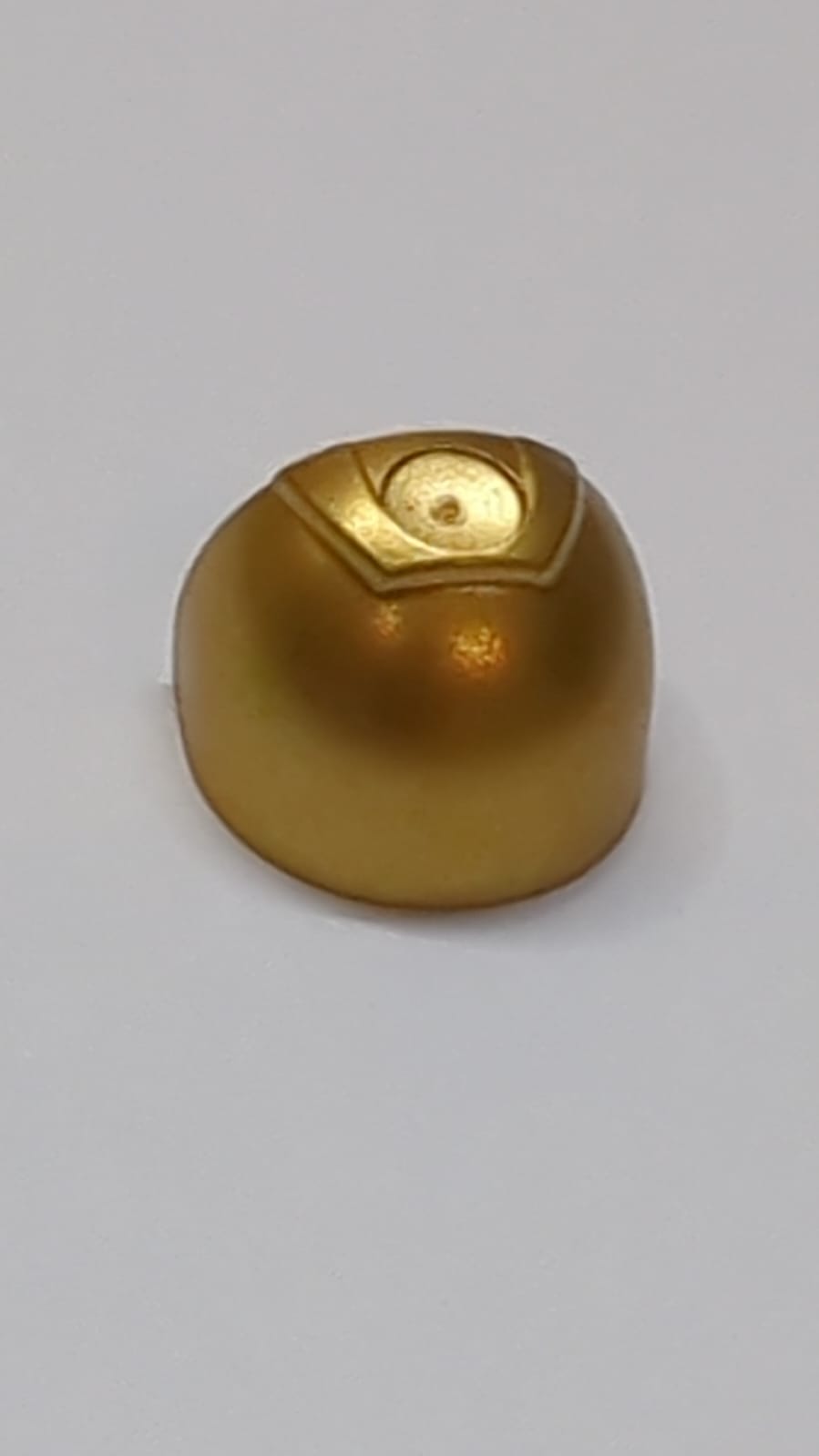Minifigur, großes Visier mit trapezförmigem Bereich oben metallic gold