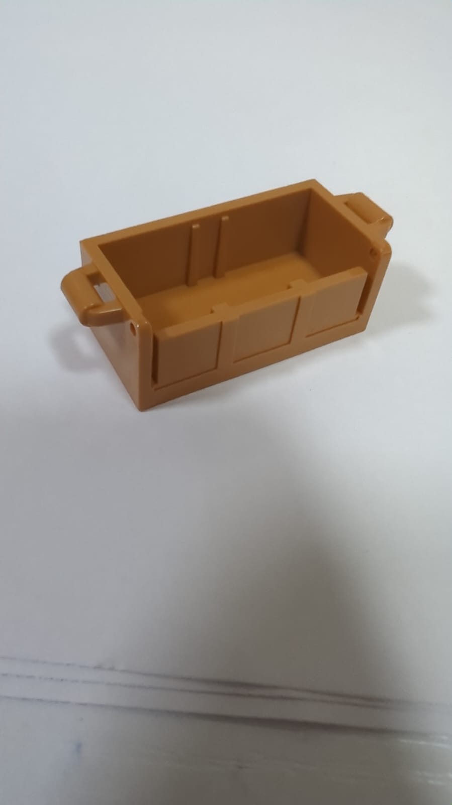 NEU Container, Schatzkistenboden mit Schlitzen hinten, nougat (medium)