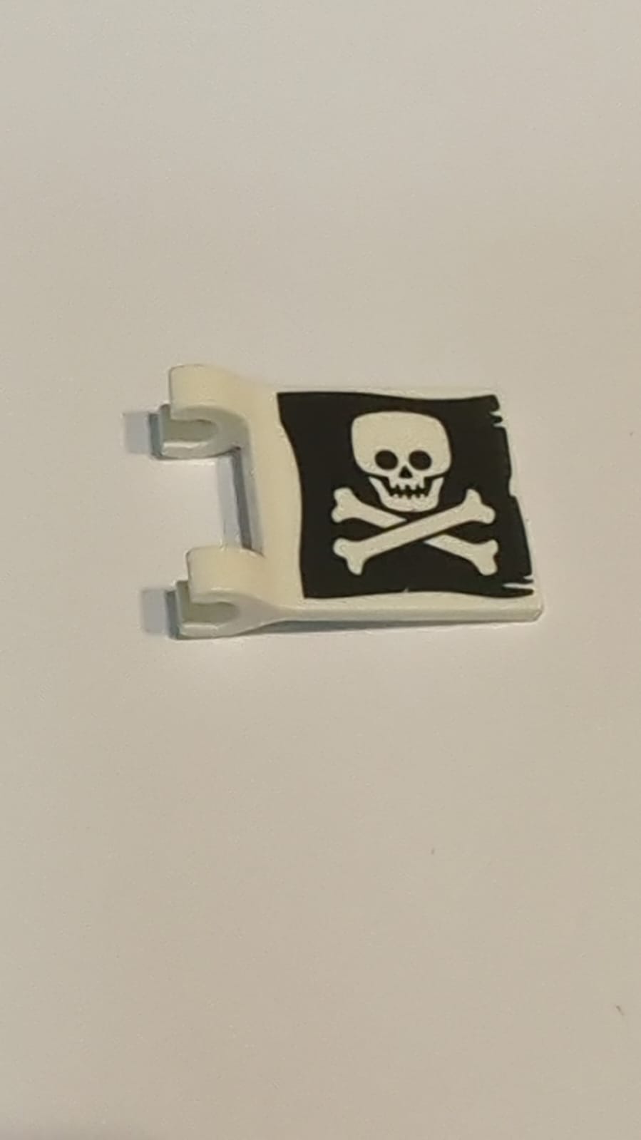 NEU Flagge 2 x 2 Quadrat mit flachem Totenkopf und gekreuzten Knochen auf schwarzem Hintergrund, Muster auf beiden Seiten (Jolly Roger) weiß