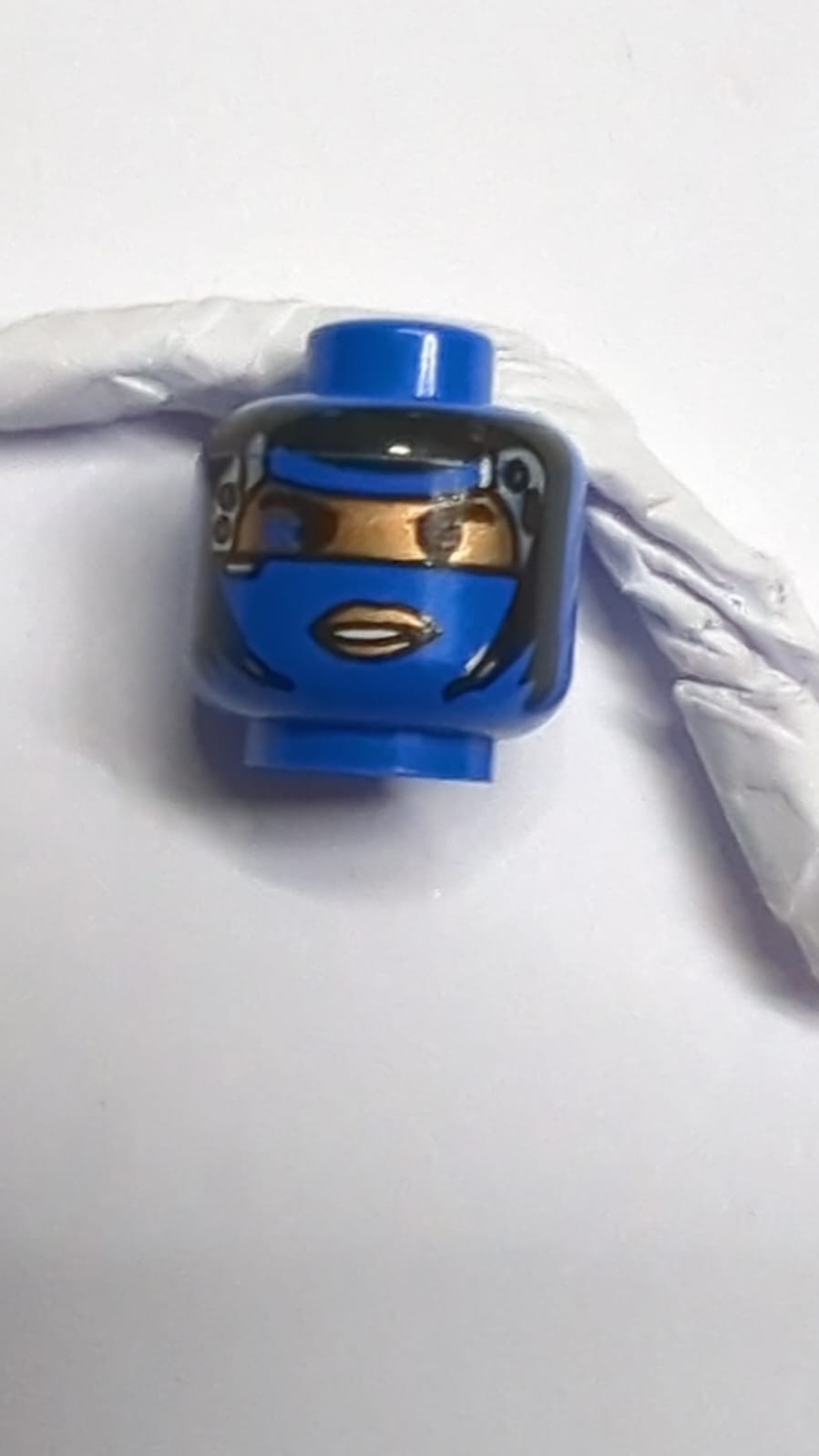 Minifigur, Kopf-Alien mit Roboter-Frau, Lippenmuster blau