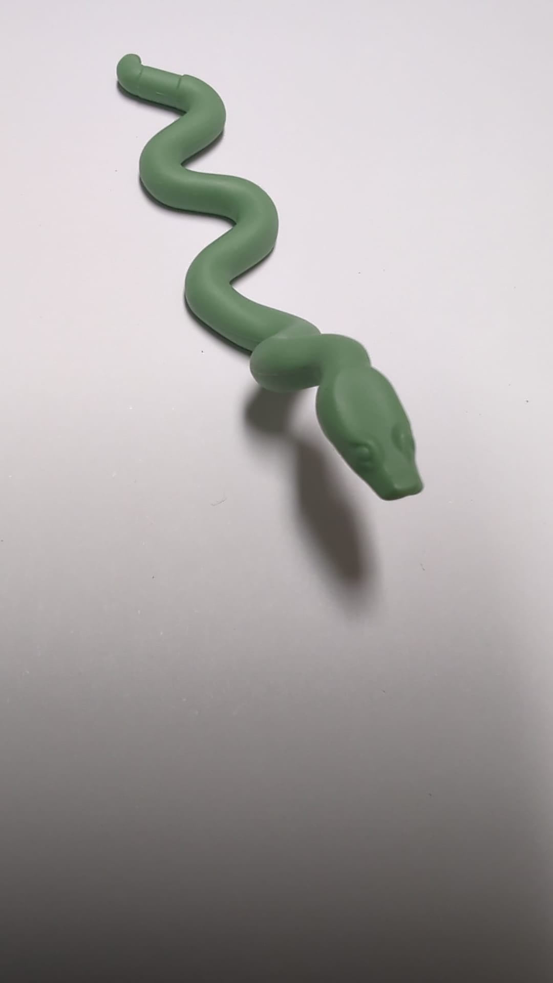 NEU Schlange, groß mit erhobenem Kopf sandgrün