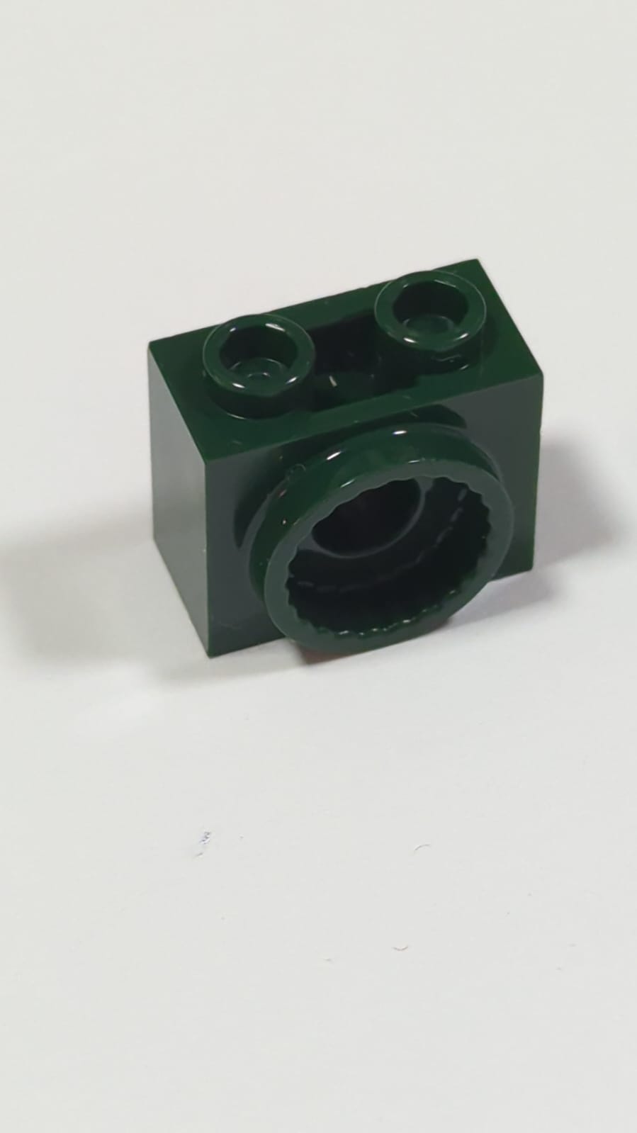 Technik Stein modifiziert 1 x 2 x 1 1/3 mit Anschluß für Rotationsgelenk dunkelgrün