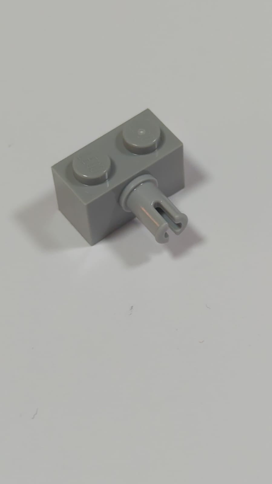 NEU Stein, modifiziert 1 x 2 mit Pin und Noppenhalter neuhellgrau
