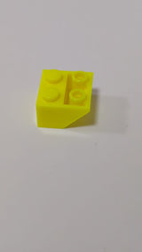 NEU Schräge, invert 45 2 x 2 mit flachem unteren Stift neongelb